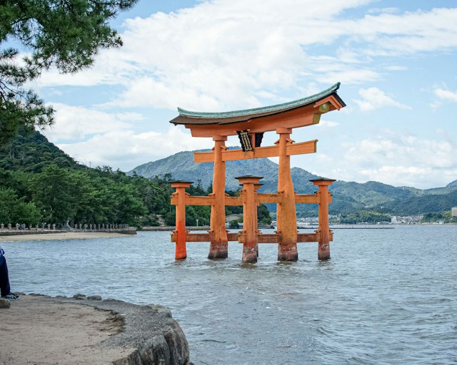  Itsukushima Shrine